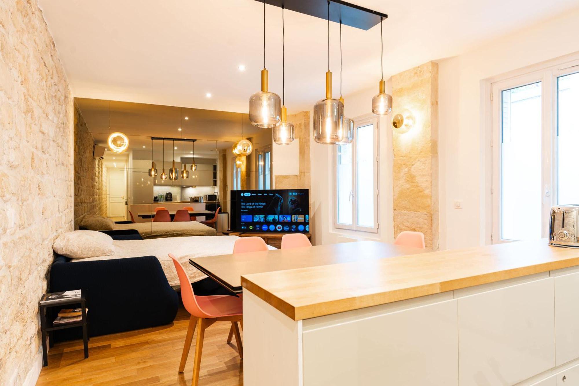 Loft 4 Bedroom Montmartre Pigalle Ac By Lcc Agency Paris Bagian luar foto